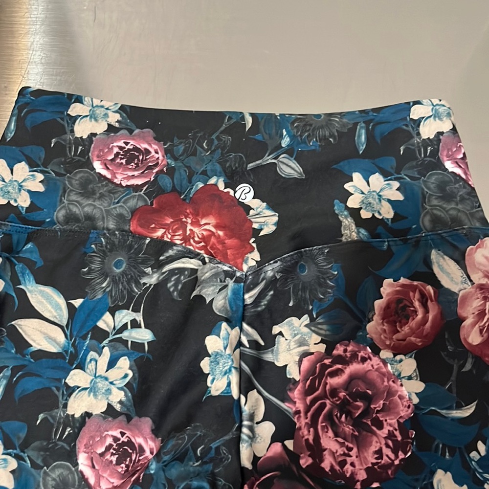 Leggings size medium!